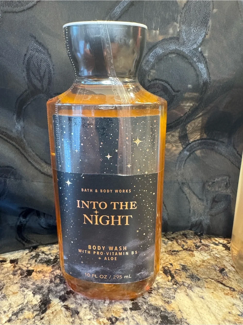 Bath & Body Works Into The Night Body Wash - Black/Amber